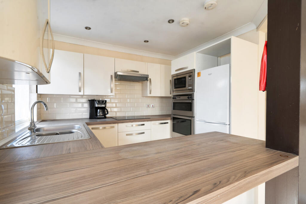Apartment in High Wycombe, Sands - View 5