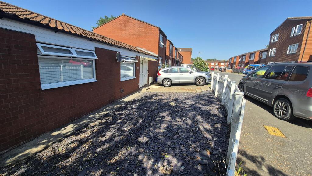Main image of property: Newteswell Drive, Waltham Abbey