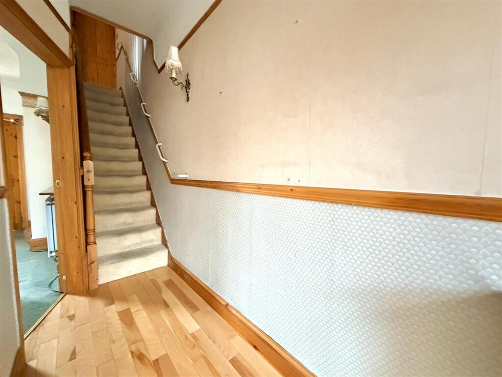 House in Trafford, Greater Manchester - More