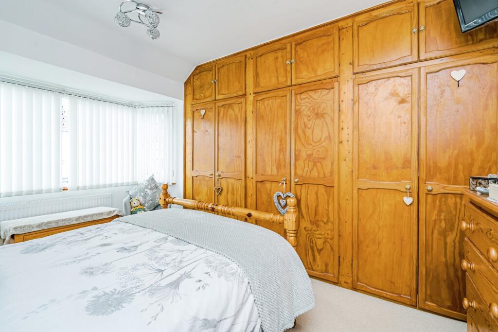 House in Sandwell, West Midlands - More