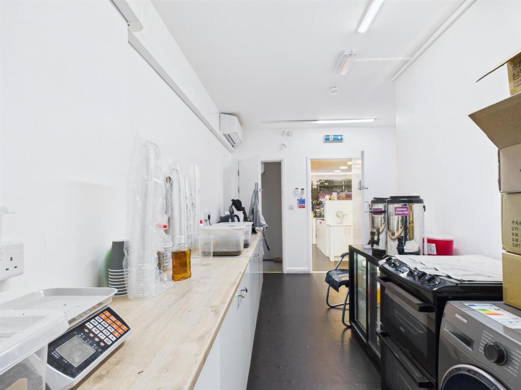 CAM04237G0-PR0243-STILL012.jpg