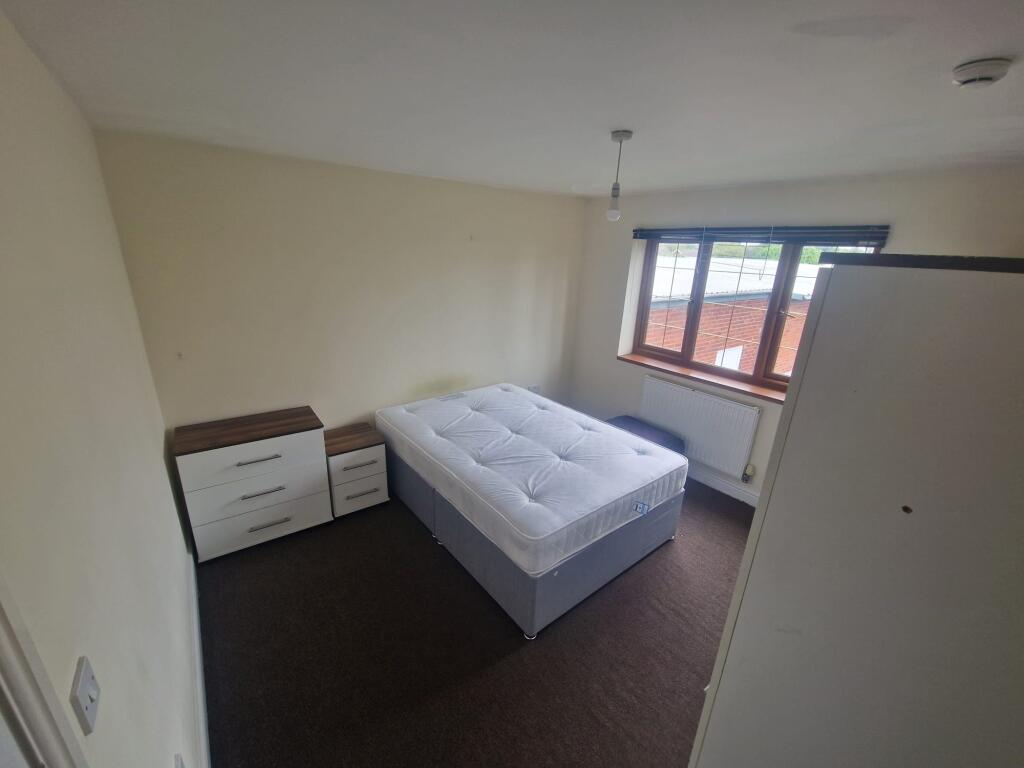 Bloxwich Road North, Willenhall, Walsall photo 2