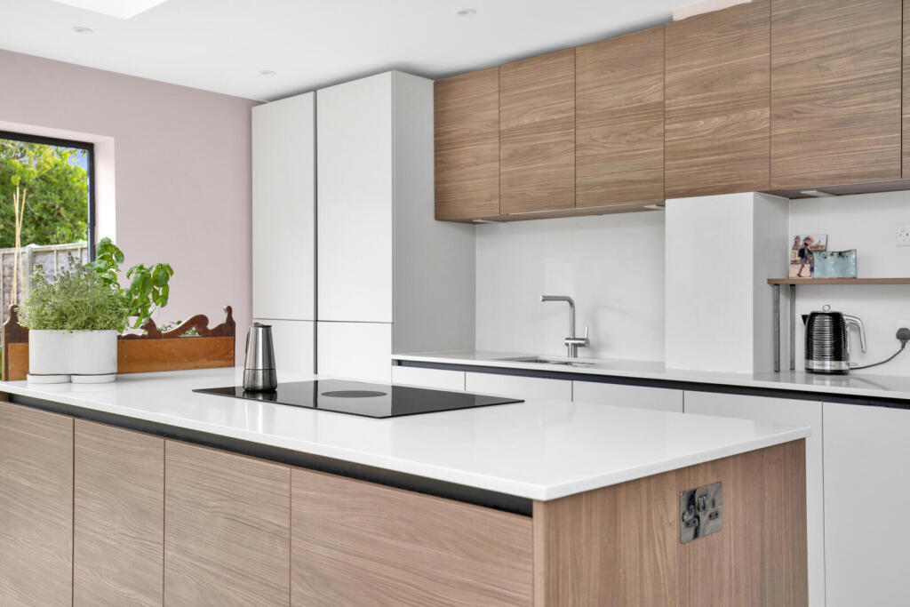 Westward Close, Bosham, Chichester photo 3