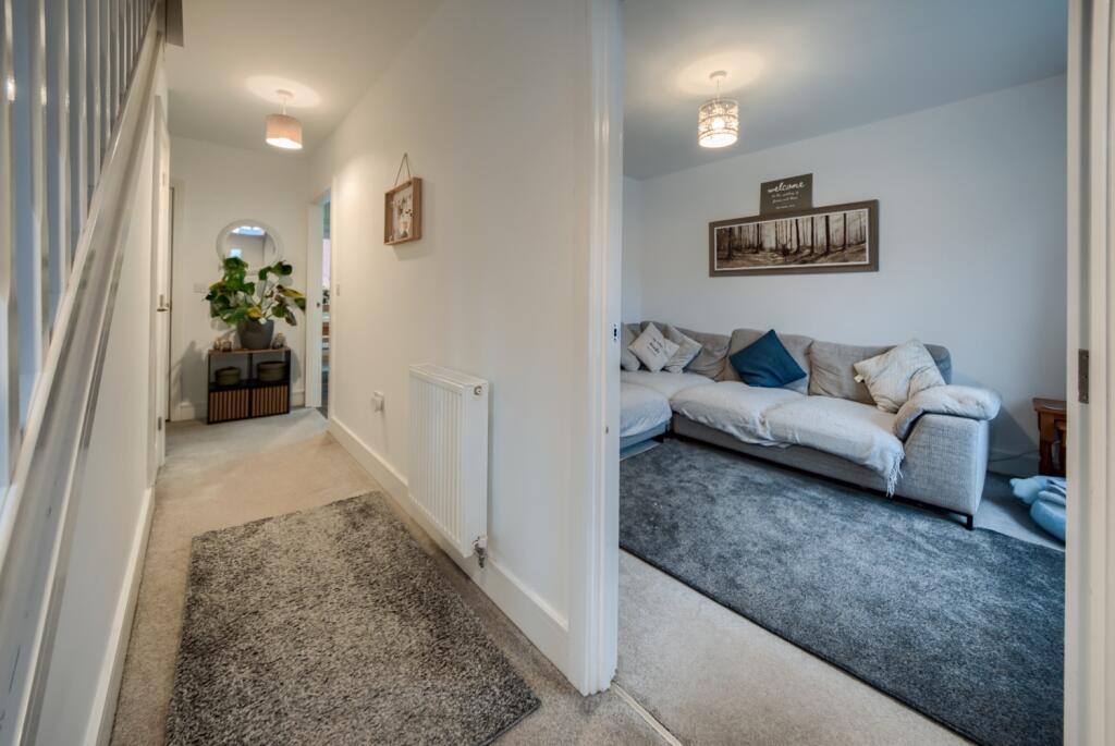 Regan Avenue, Meon Vale, CV37 photo 4