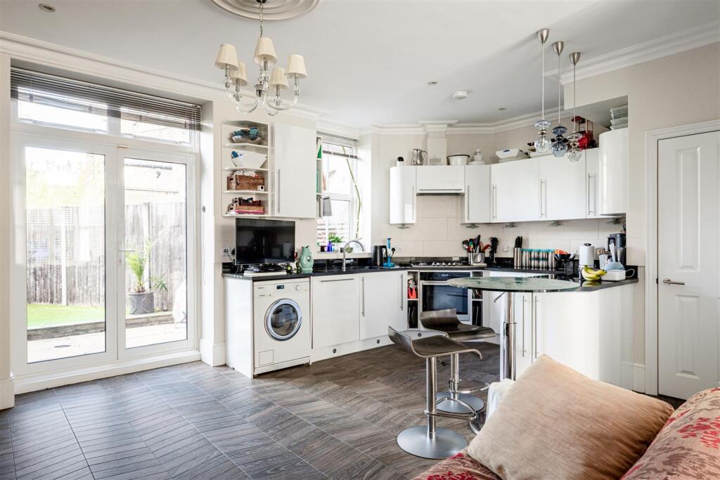House in London, Hammersmith - View 4