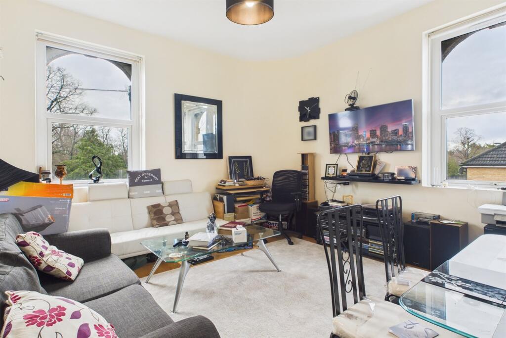 Main image of property: Pawsons Road, Croydon, CR0