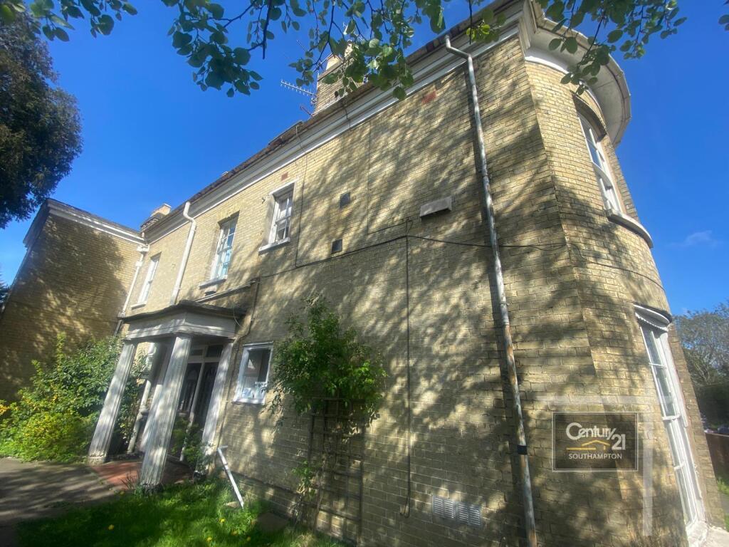 Main image of property: |Ref: L820888|, Millbrook Road West, Southampton, SO15 0HW