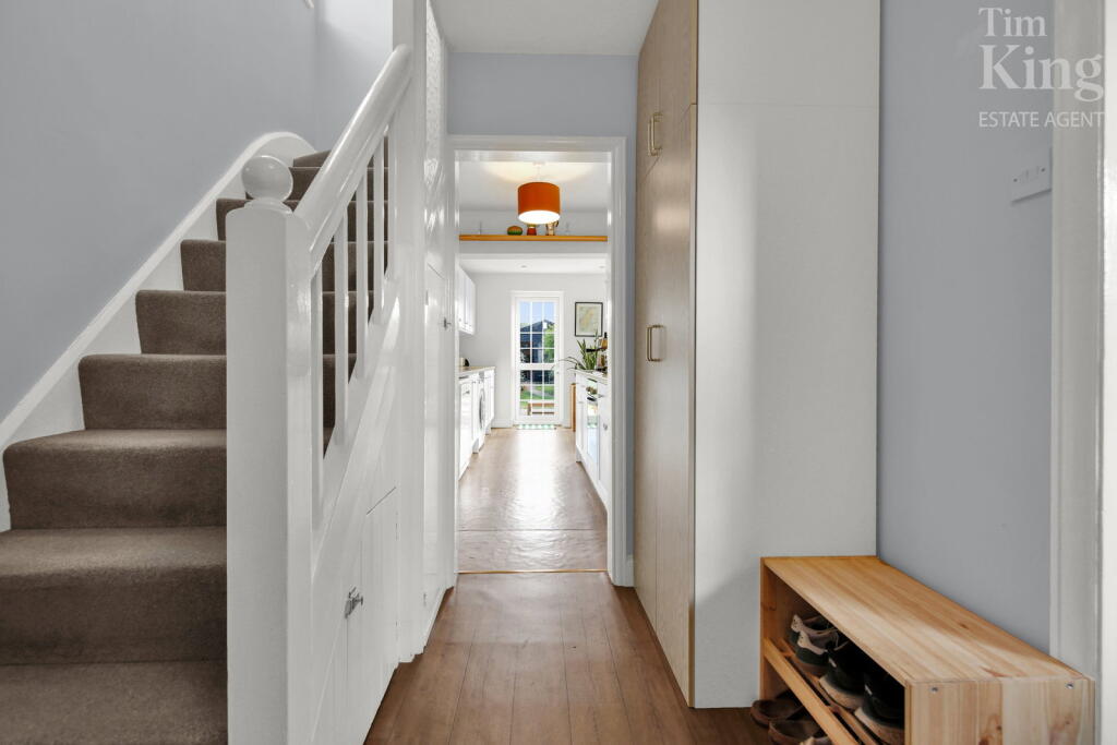 House in London - View 2
