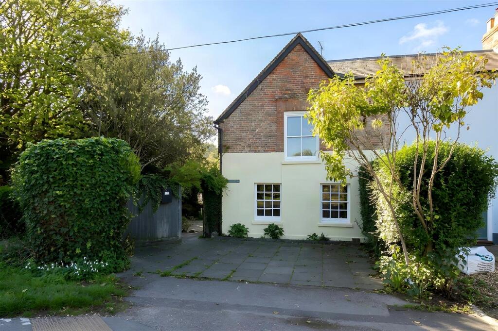 Main image of property: High Street, Stockbridge
