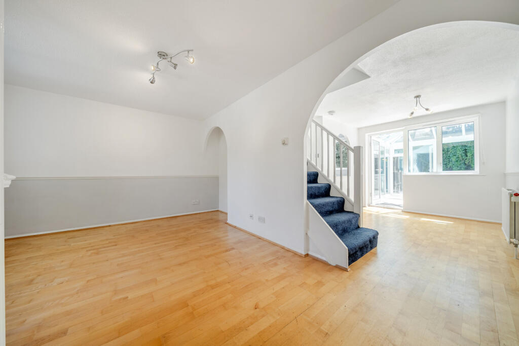 Main image of property: Crosslet Vale, London