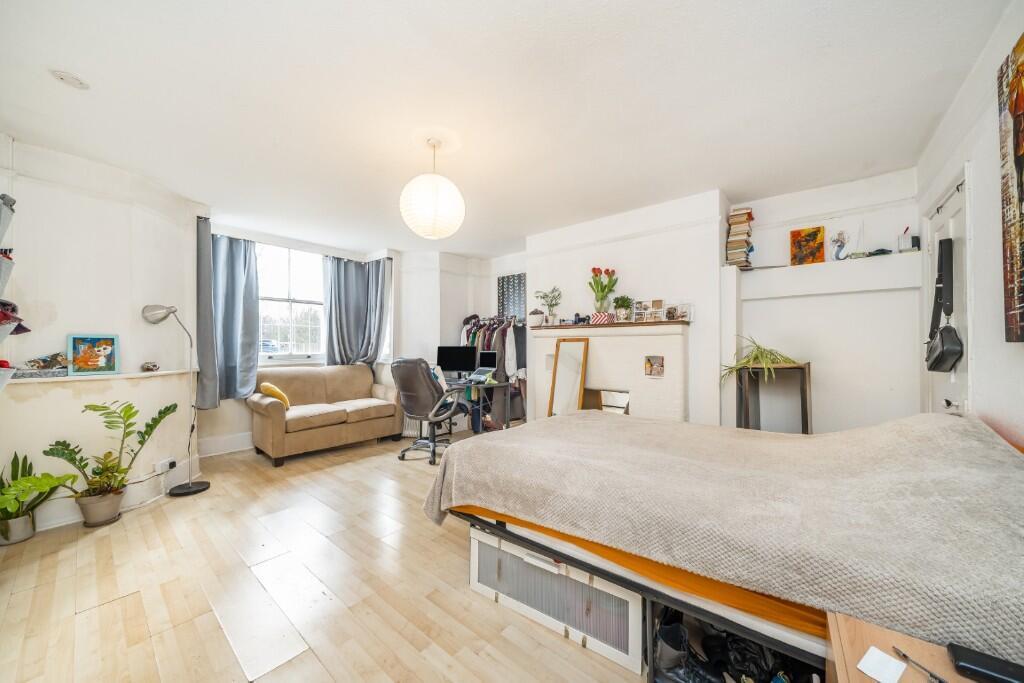 16 Mattock Lane