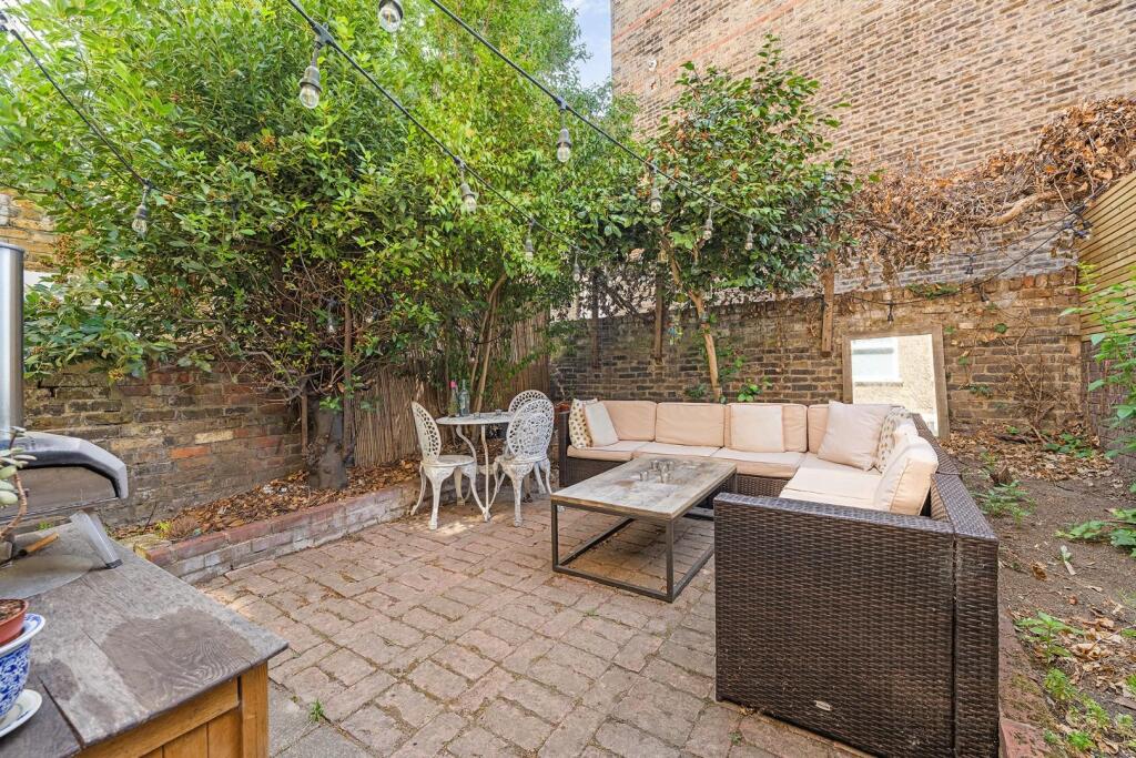 House in London - View 3