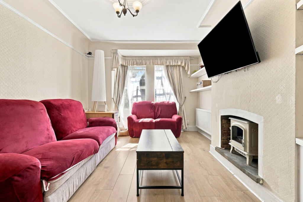 House in Southend-on-Sea - View 4