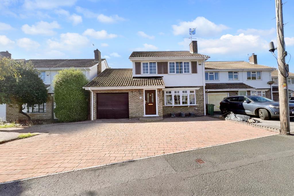 3-bed detached on Brampton Way, Portishead, £450,000