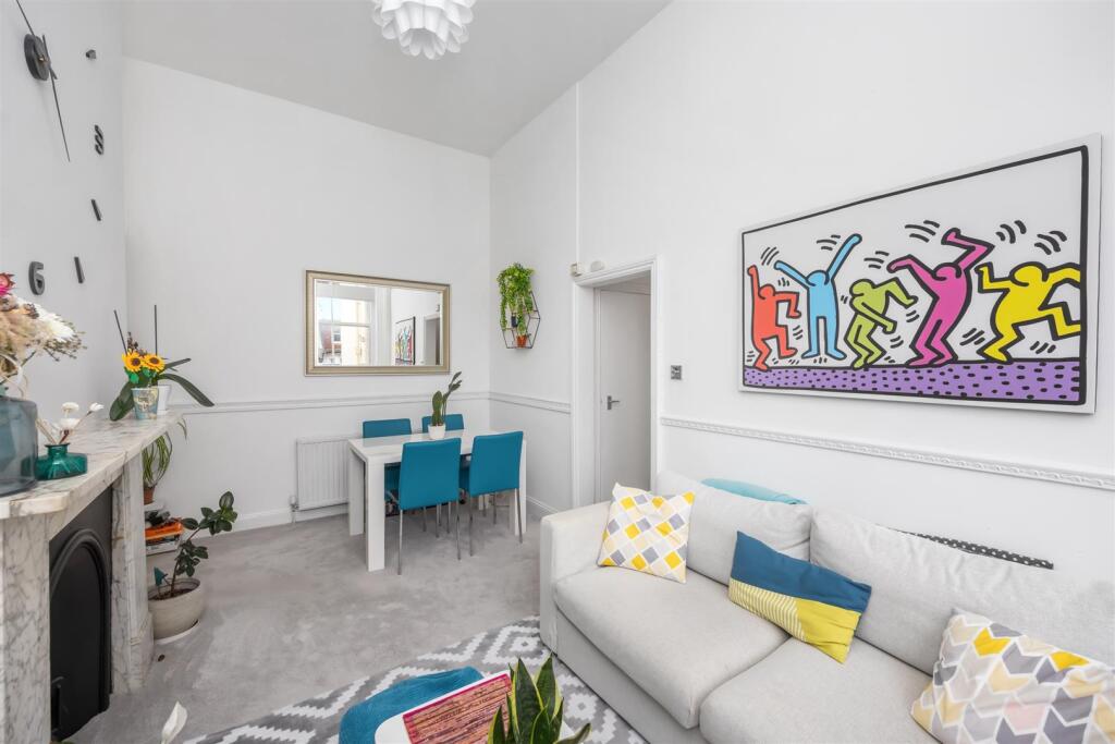 Apartment in Brighton - View 3