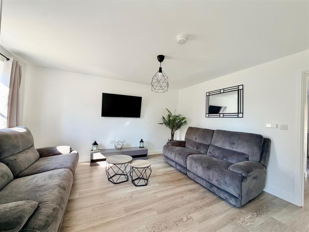 House in South Hams, Wollaton, Brixton - View 2