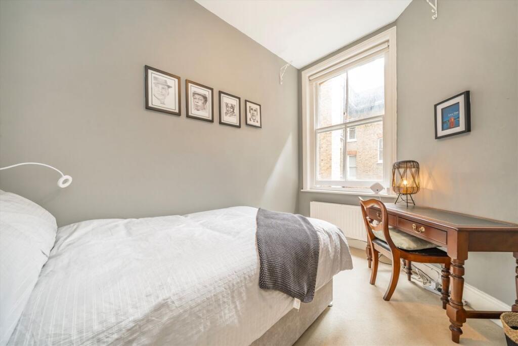 Apartment in London, Paddington - More
