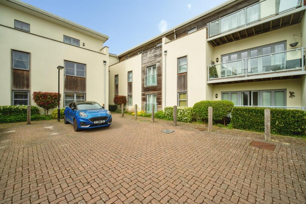 Main image of property: Idsworth Court, Basingstoke