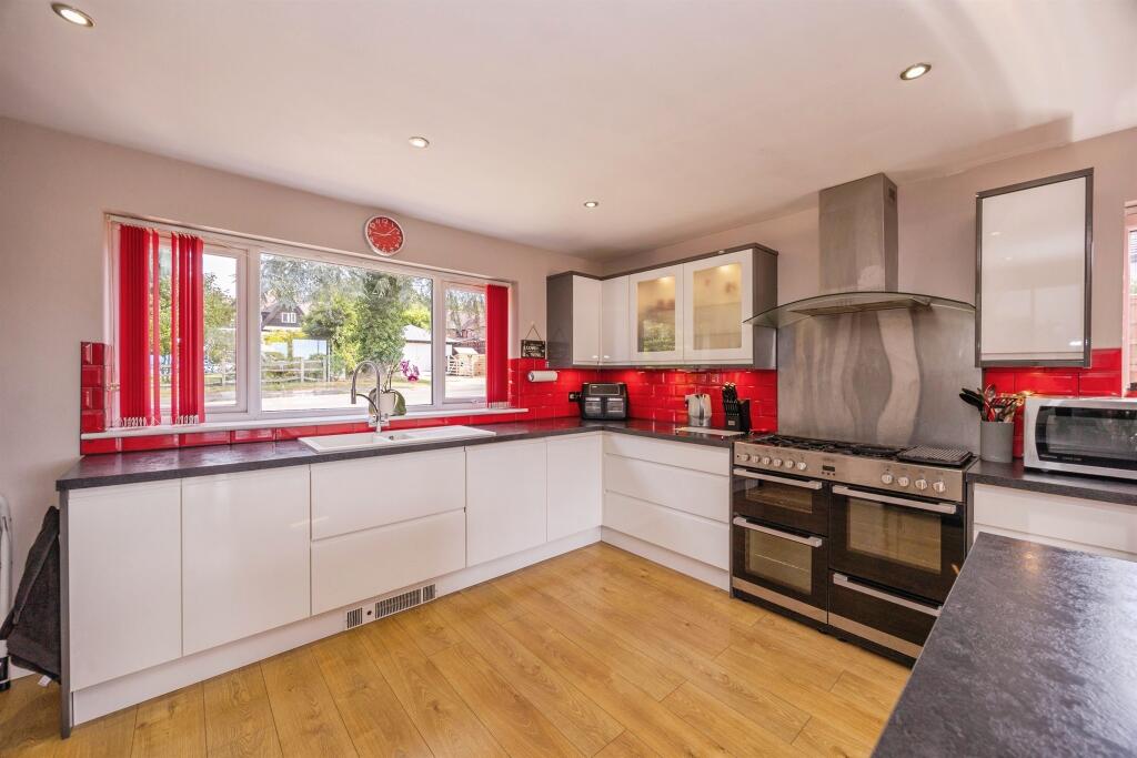 House in Havant, Hampshire - View 3
