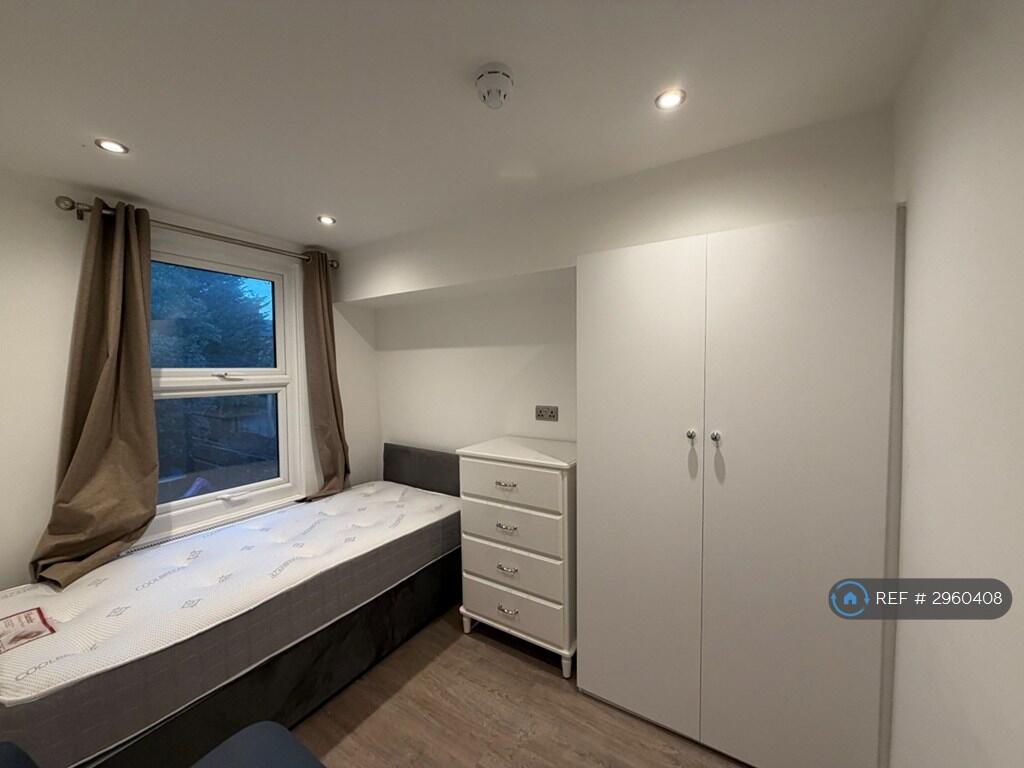 Main image of property: Waylen Street, Reading, RG1