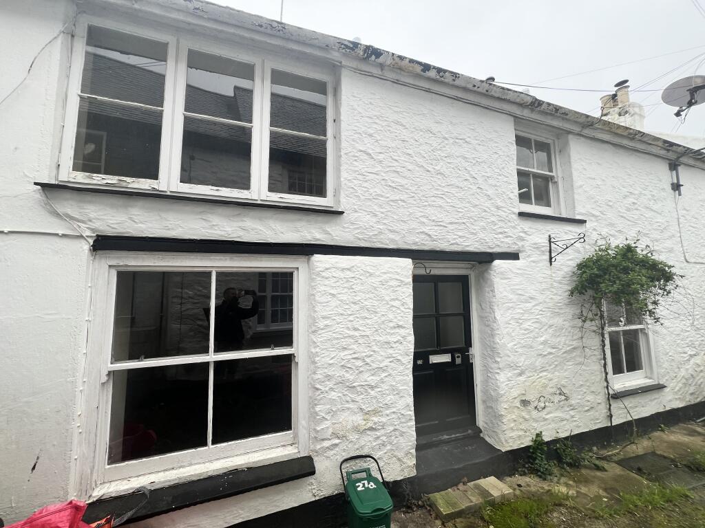 Main image of property: 27A Higher Market Street, Penryn, Cornwall TR10 8EF