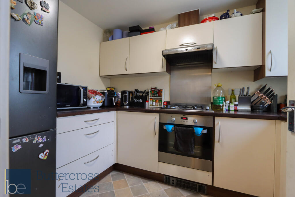 Wisdom Close, Fernwood, NG24 3WJ photo 2