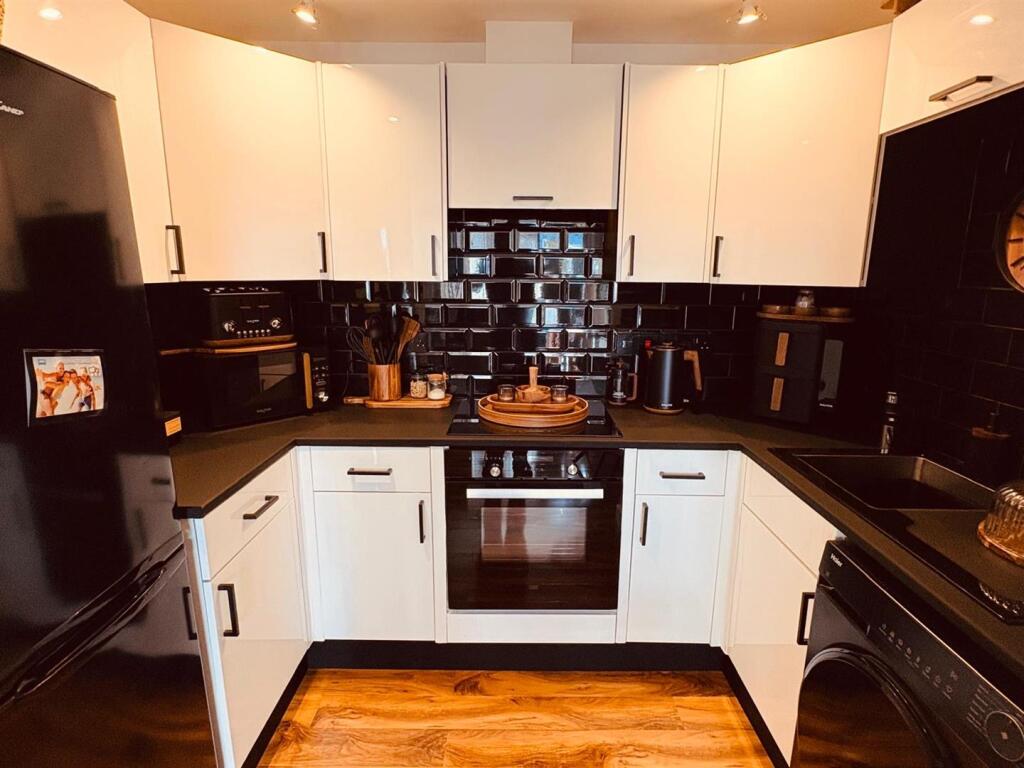 Apartment in Canterbury - More
