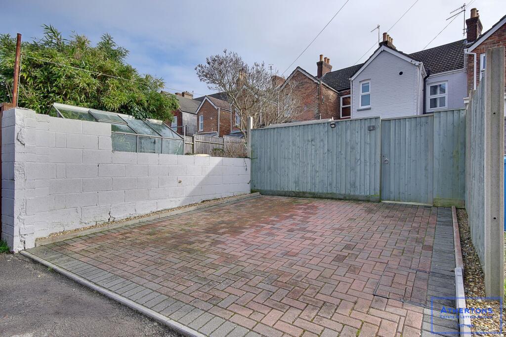 房产图片 28 - Maple Road, Heckford Park, Poole
