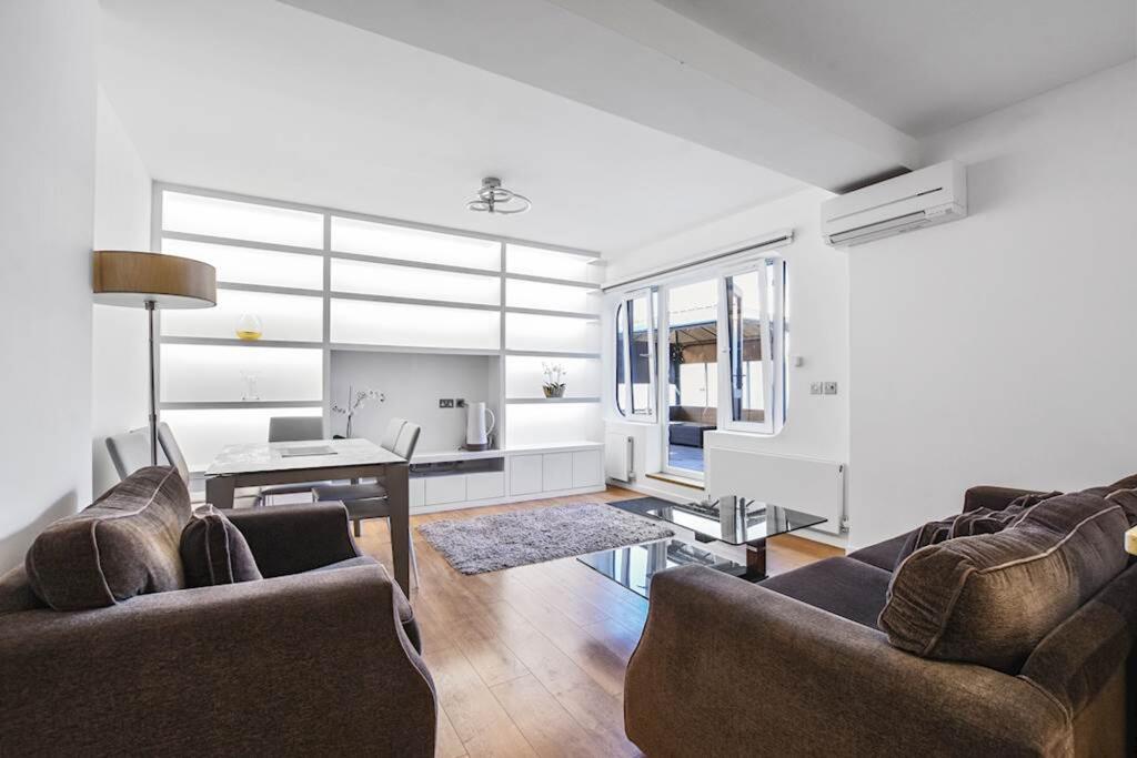 Main image of property: East Barnet Road, Barnet, EN4