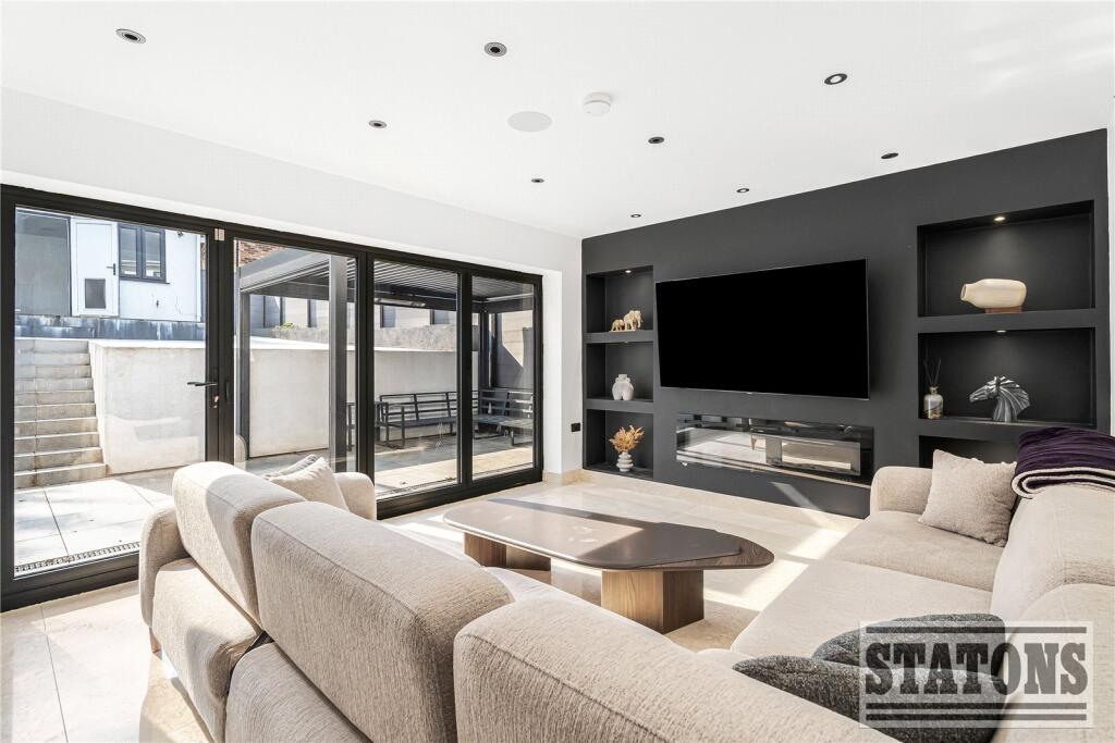 House in Potters Bar, Northaw and Cuffley - View 4