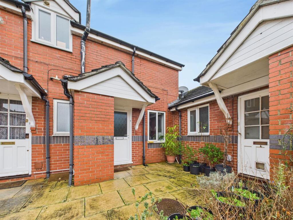 Main image of property: 207-209, London Road, Chippenham