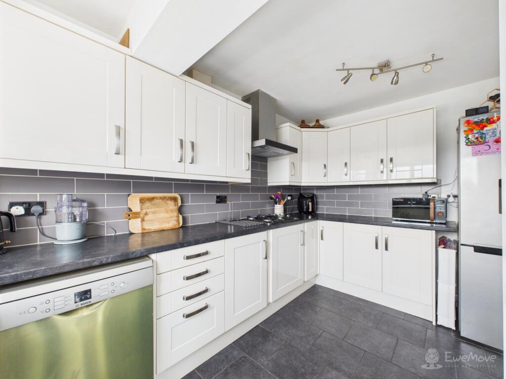 House in West Suffolk, Newmarket - More