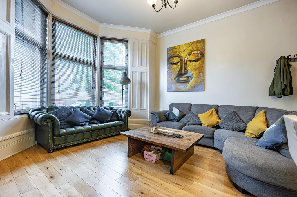 House in Glasgow - More