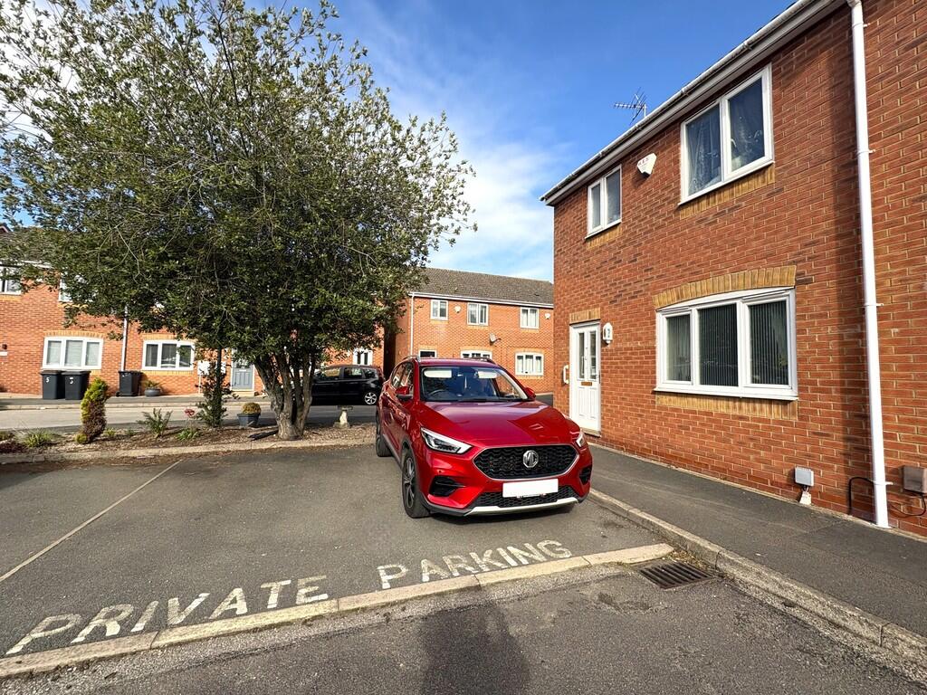 Doulton Court, Bedworth photo 2