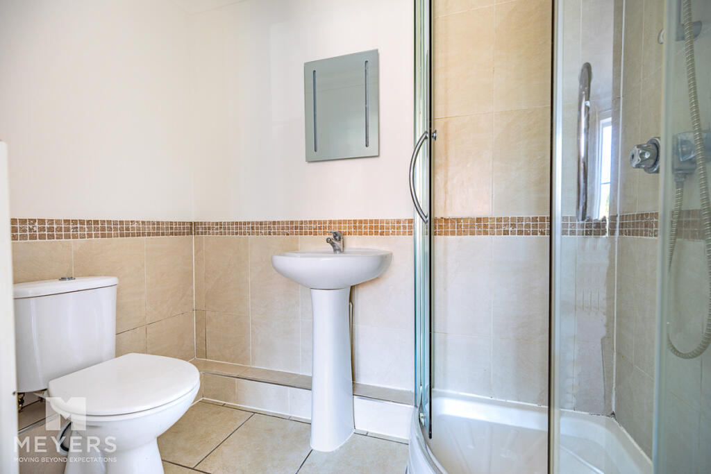 Apartment in Christchurch, Southbourne, Bournemouth - View 5