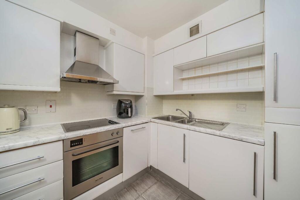 Apartment in London, South Bank, Waterloo - More