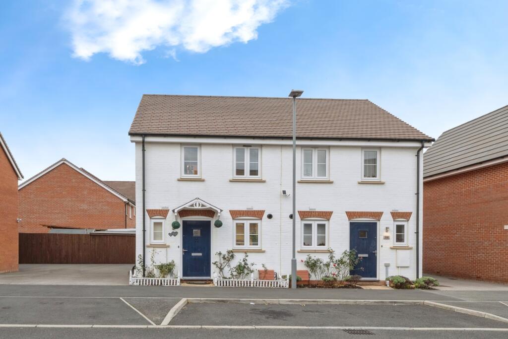 2-bed semi-detached on Bonaire Grange, Newton Leys, Bletchley, Milton Keynes, MK3, £300,000