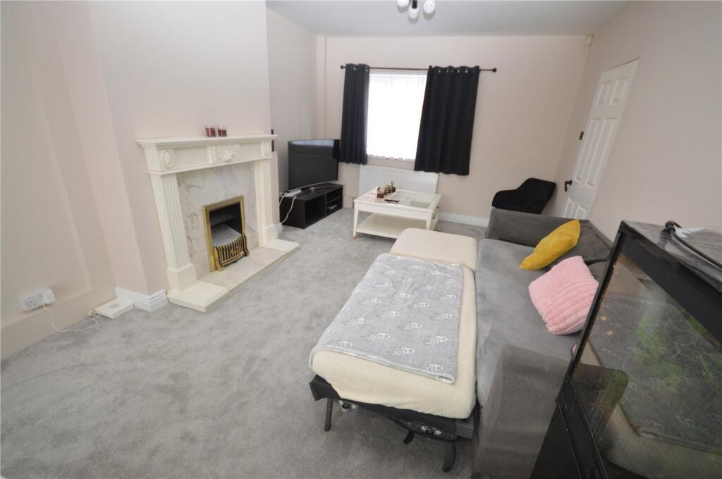 House in Luton - View 4