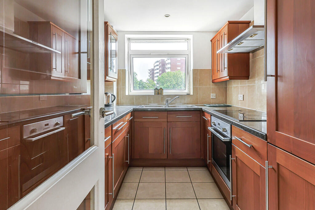 Russell Cotes Road, Bournemouth photo 4
