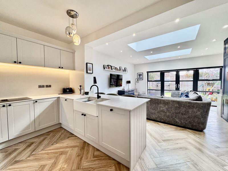 Patterson Court - Stunning Family Home photo 2