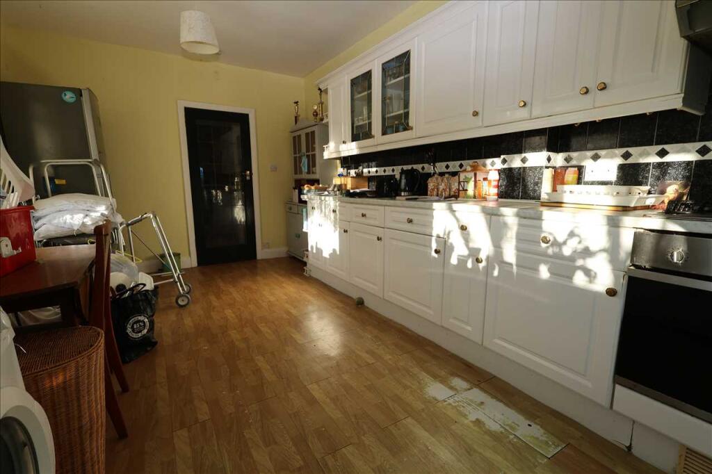 Farnham Road, Slough photo 3