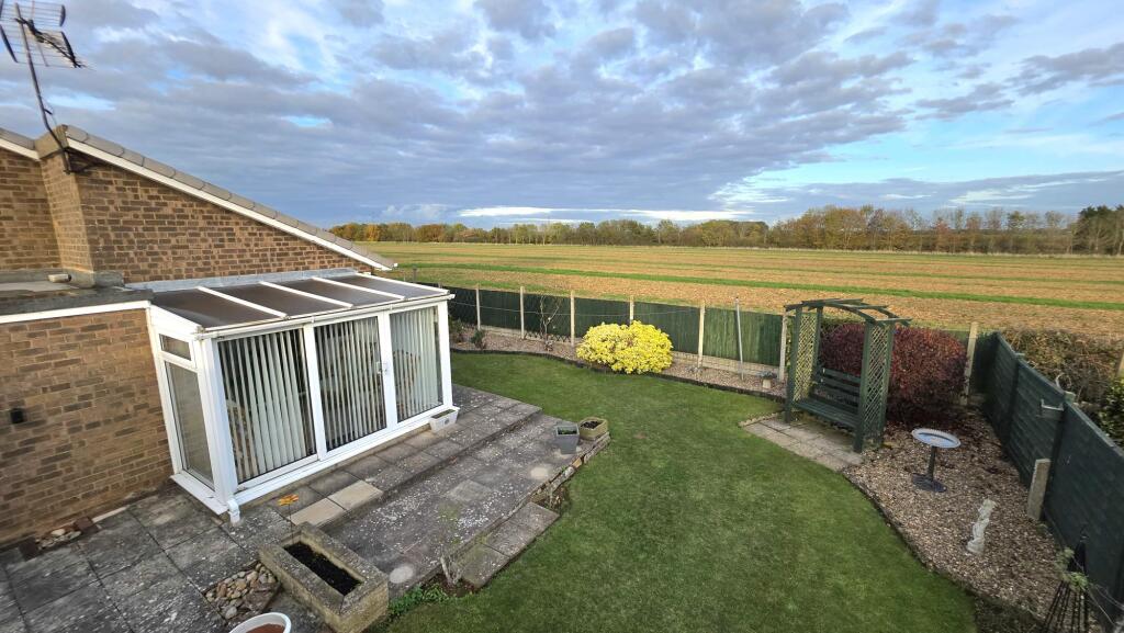The Green, Leasingham, NG34 photo 2