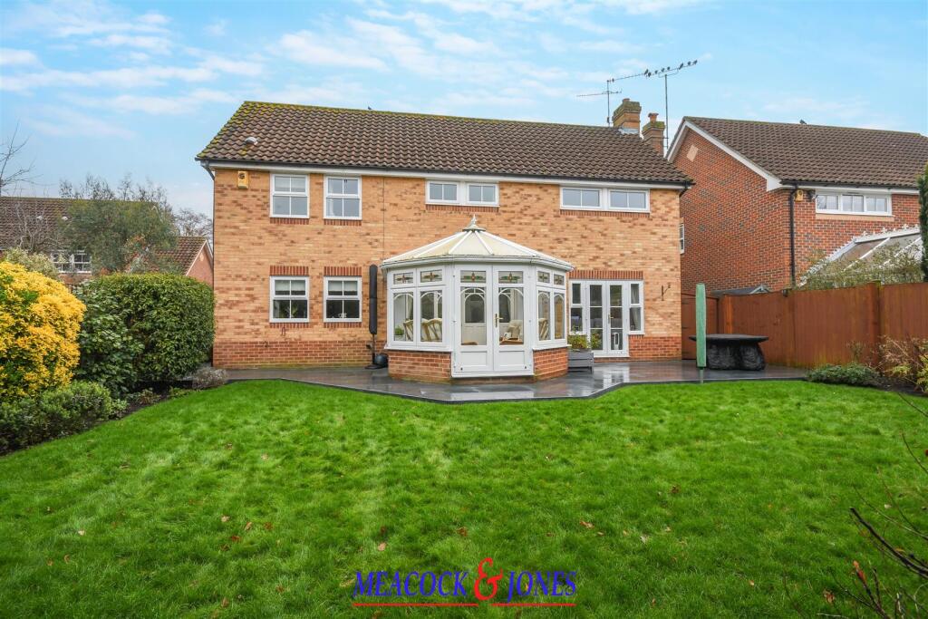 Bannister Drive, Hutton, Brentwood photo 2