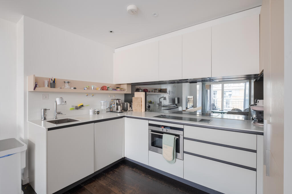 Apartment in London - View 3