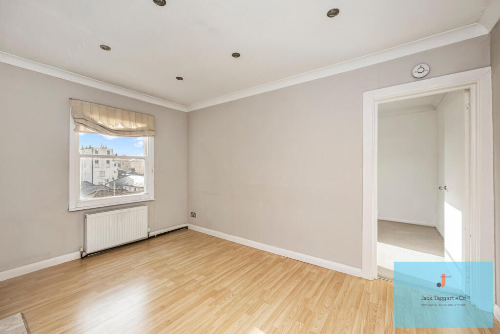 Apartment in Brighton - More