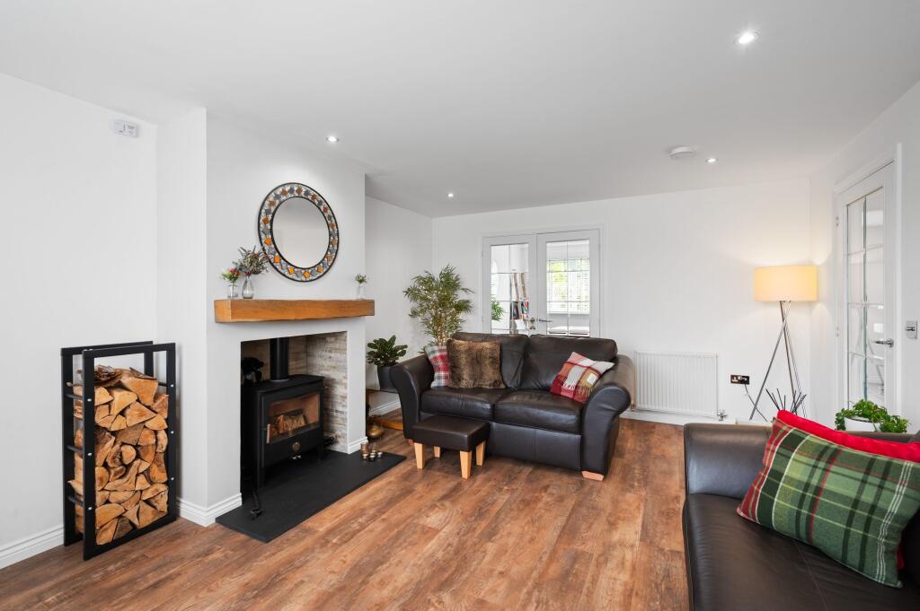 House in East Calder, Calderwood - View 4