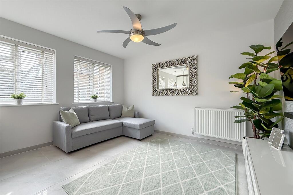 Apartment in St Albans, Sandridge - More