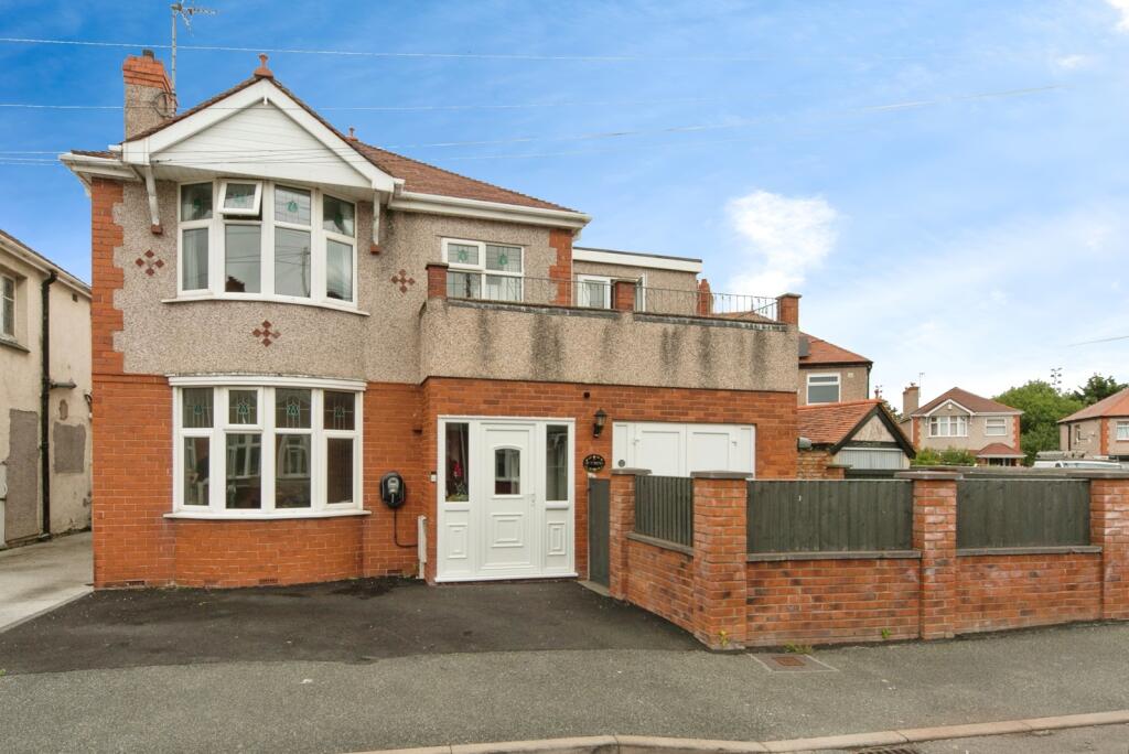 4-bed detached on Clifton Avenue, Rhyl, Denbighshire, LL18, £255,000
