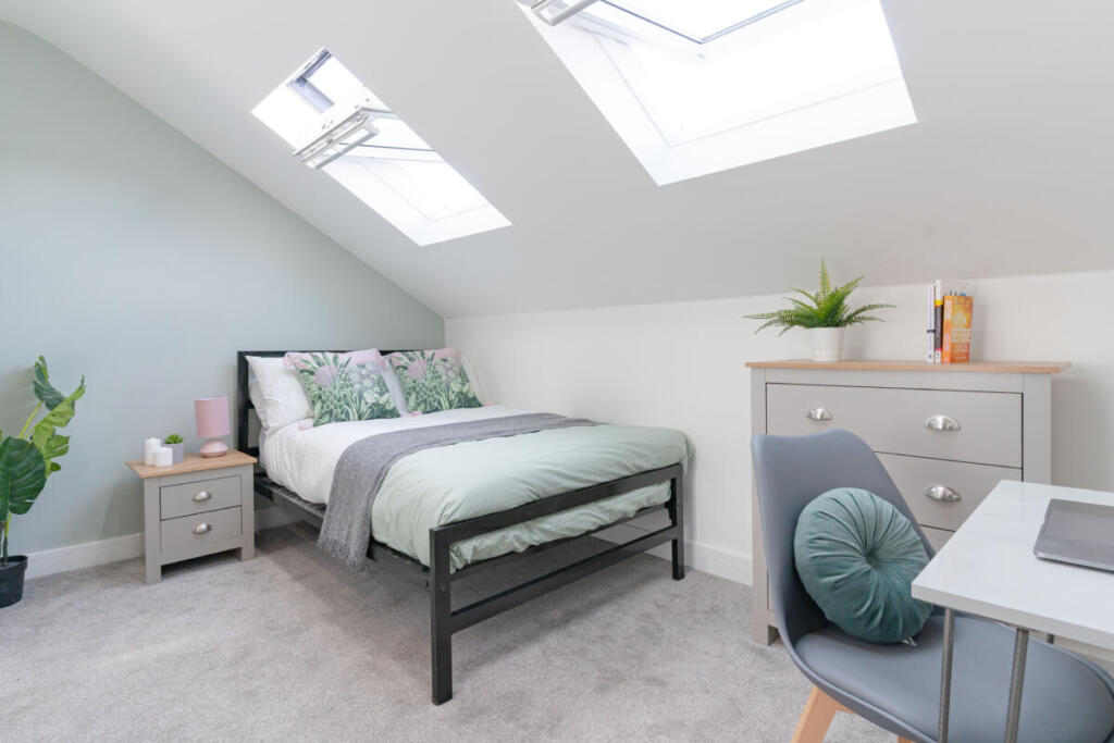 House in Portsmouth - View 3