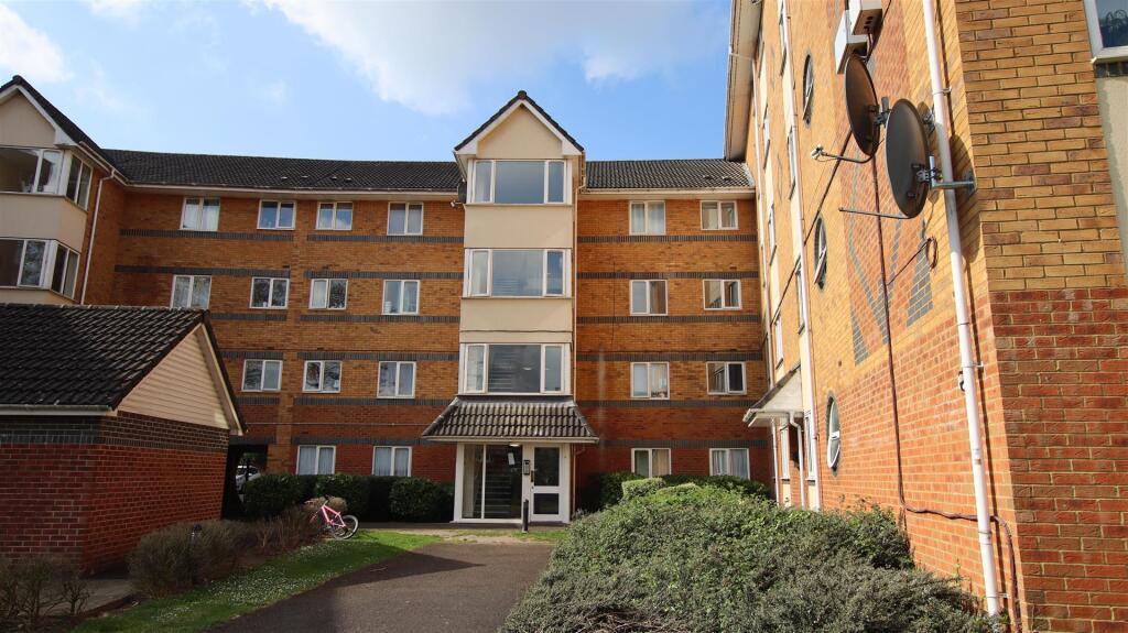 Main image of property: Winslet Place, Oxford Road, Reading